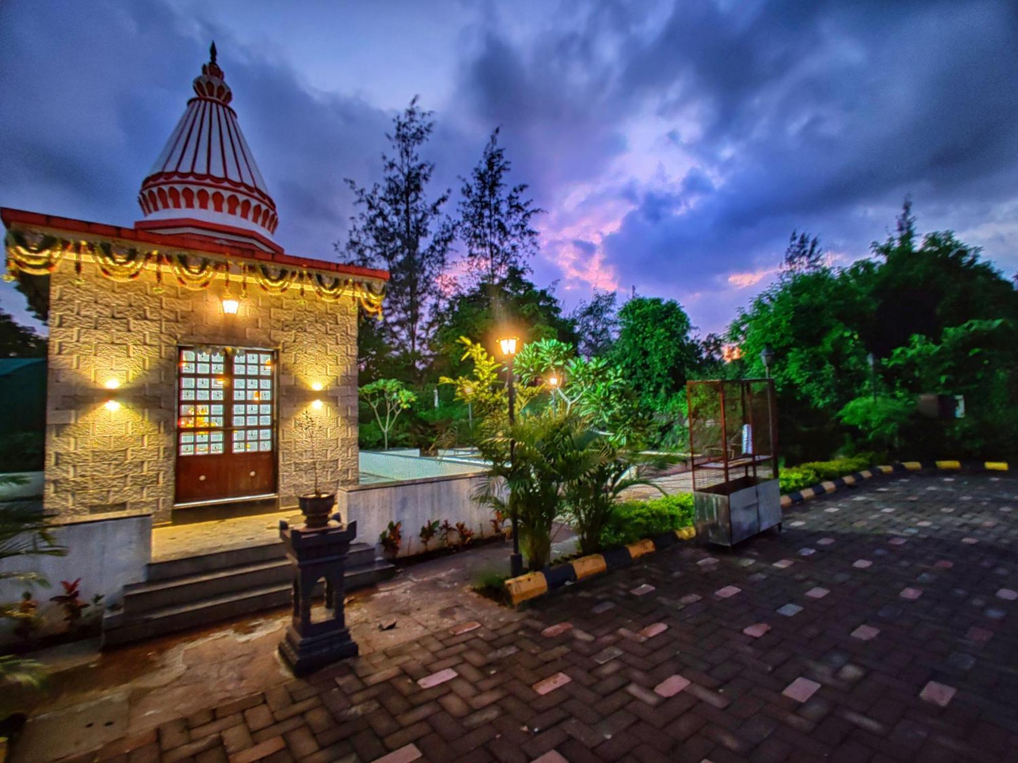 Pushpam Sanskruti Resort Karjat - A Pure Veg Resort Dhamni Exterior foto
