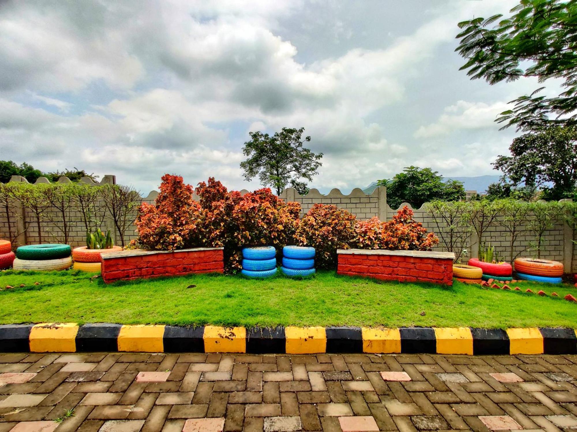 Pushpam Sanskruti Resort Karjat - A Pure Veg Resort Dhamni Exterior foto